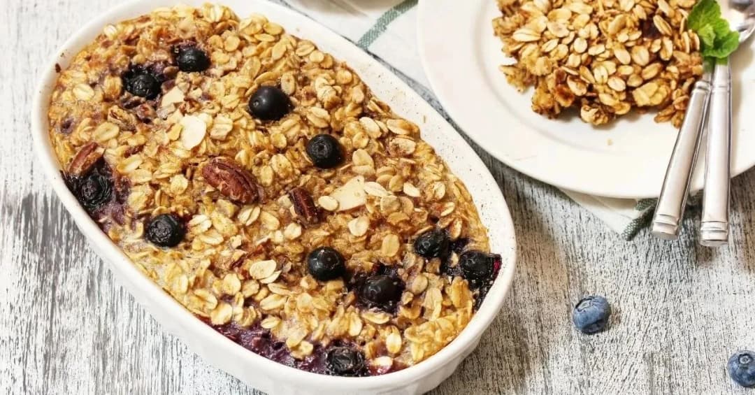 Jak zrobić owsiankę fit: zdrowe przepisy na smaczne śniadanie